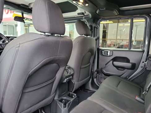 Used 2022 Jeep Wrangler Unlimited Sport image 14
