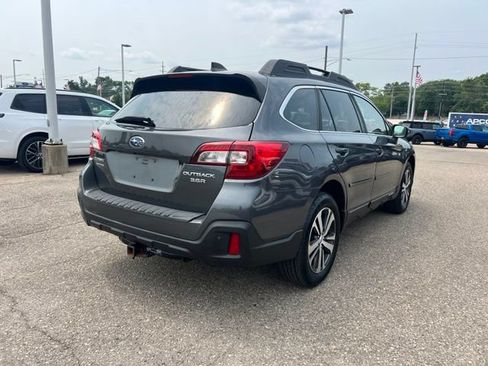 Used 2018 Subaru Outback 3.6R Limited AWD/4WD image 4