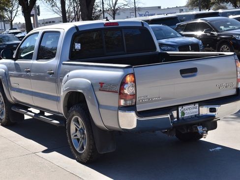 Used 2014 Toyota Tacoma PreRunner w/ SR5 Package image 10