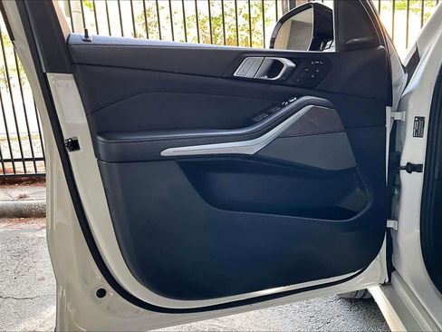 Used 2019 BMW X7 xDrive50i w/ M Sport Package AWD/4WD image 21
