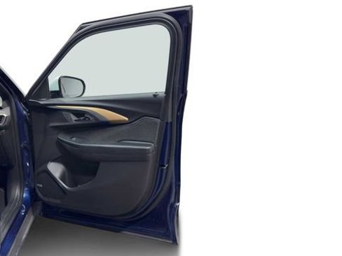 Used 2022 Chevrolet TrailBlazer ACTIV w/ Sun and Liftgate Package FWD image 9