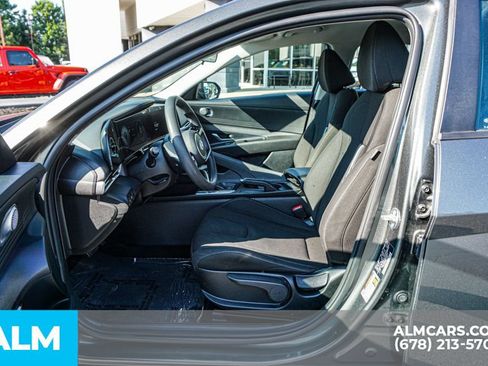 Used 2024 Hyundai Elantra SEL FWD image 18