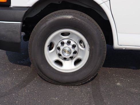 New 2025 Chevrolet Express 2500 w/ Driver Convenience Package RWD image 30