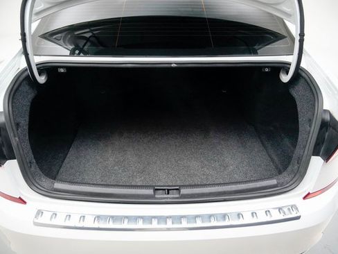 Used 2021 Volkswagen Passat 2.0T SE image 9