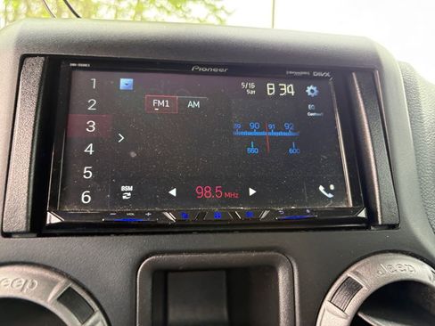 Used 2016 Jeep Wrangler Unlimited Sport AWD/4WD image 17