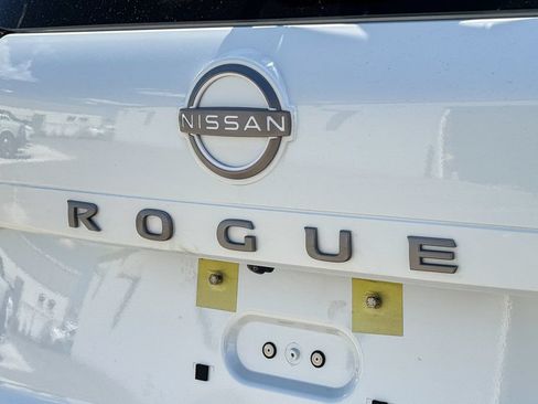 Used 2024 Nissan Rogue Platinum w/ Platinum Premium Package AWD/4WD image 17