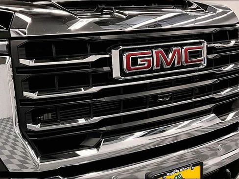 Used 2024 GMC Sierra 2500 SLT w/ SLT Premium Package image 34