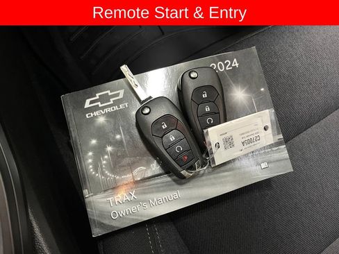 Certified 2024 Chevrolet Trax RS w/ Driver Confidence Package FWD image 5