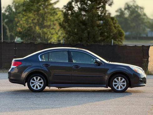Used 2011 Subaru Legacy 2.5i Premium w/ All-Weather Pkg AWD/4WD image 7