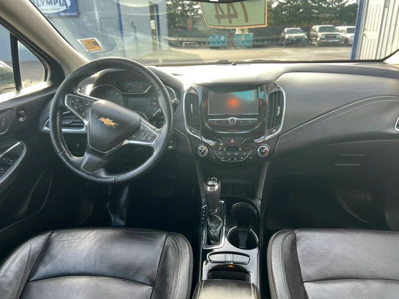 Used 2017 Chevrolet Cruze Premier FWD image 12