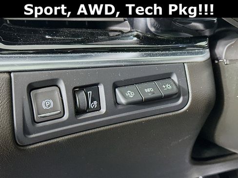 Used 2024 Cadillac XT6 Sport image 11