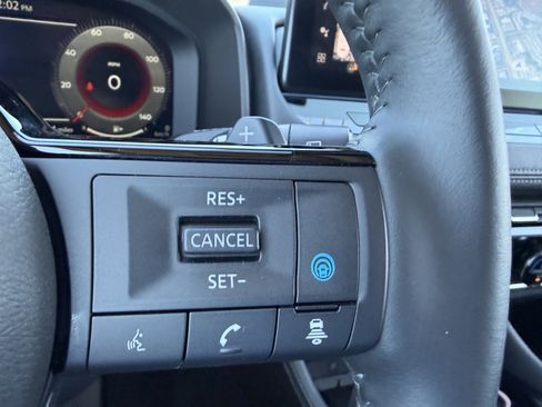 Used 2024 Nissan Rogue Platinum w/ Platinum Premium Package image 32