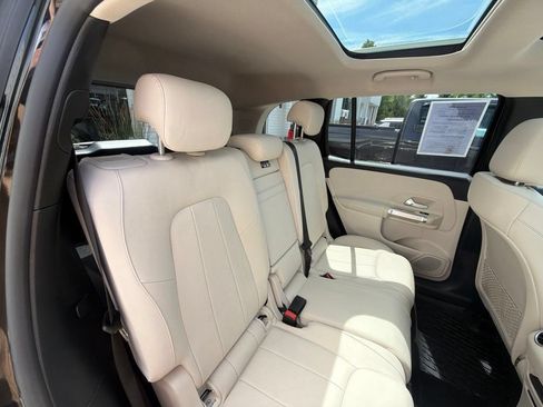 Used 2022 Mercedes-Benz GLB 250 4MATIC w/ Premium Package Lite image 54