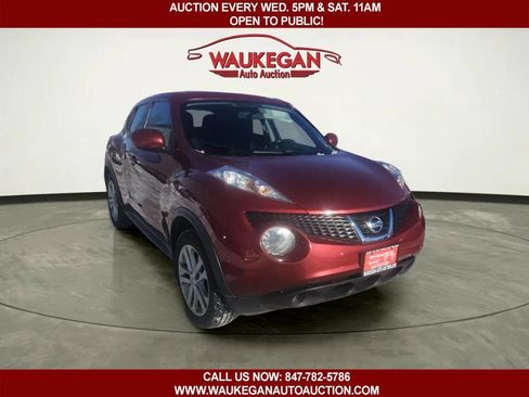 Used 2011 Nissan Juke SV image 3