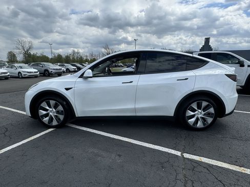 Used 2020 Tesla Model Y Long Range image 7