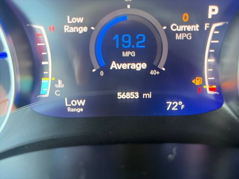 Used 2024 Chrysler Pacifica Touring-L FWD image 17