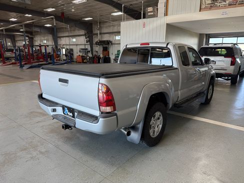 Used 2006 Toyota Tacoma PreRunner RWD image 7