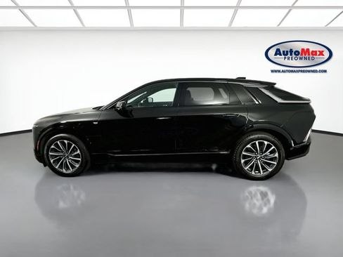 Used 2024 Cadillac Lyriq Sport AWD/4WD image 9