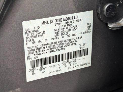 Used 2024 Ford Explorer ST-Line w/ Class IV Trailer Tow Package AWD/4WD image 31