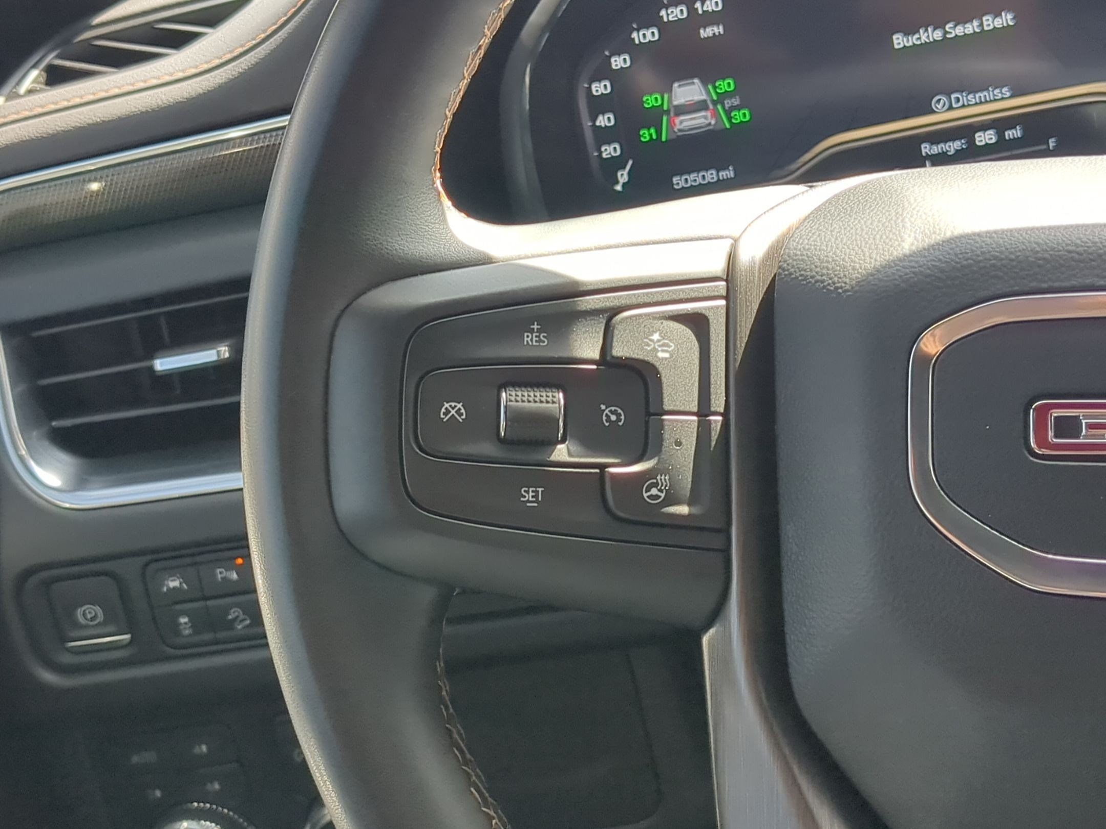 Used 2023 GMC Yukon AT4 w/ Technology Package AWD/4WD image 17