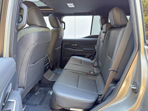 Used 2024 Lexus GX 550 AWD/4WD image 45