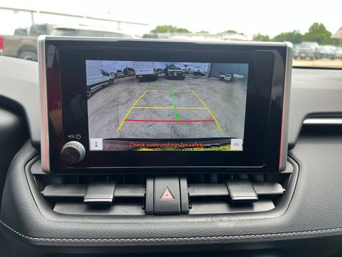 Used 2024 Toyota RAV4 LE AWD/4WD image 30