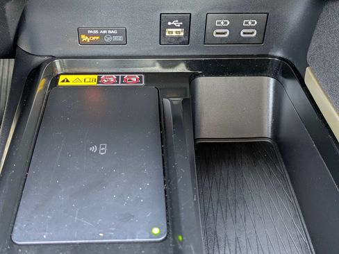 Used 2025 Toyota Camry LE FWD image 23