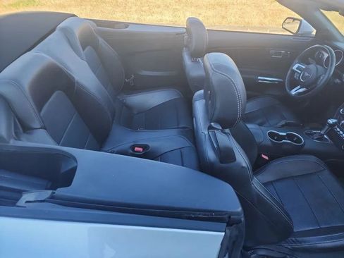 Used 2018 Ford Mustang Premium RWD image 17