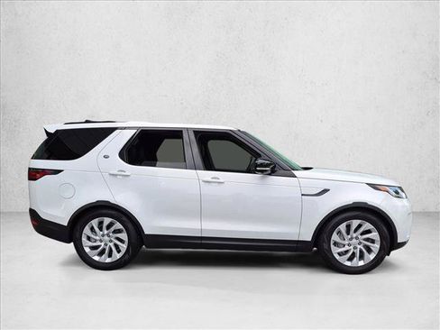 Certified 2025 Land Rover Discovery S AWD/4WD image 4
