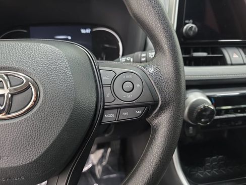 Certified 2025 Toyota RAV4 XLE AWD/4WD image 15