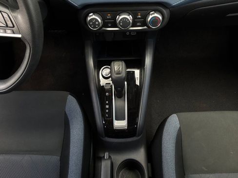 Used 2025 Nissan Versa SV FWD image 14