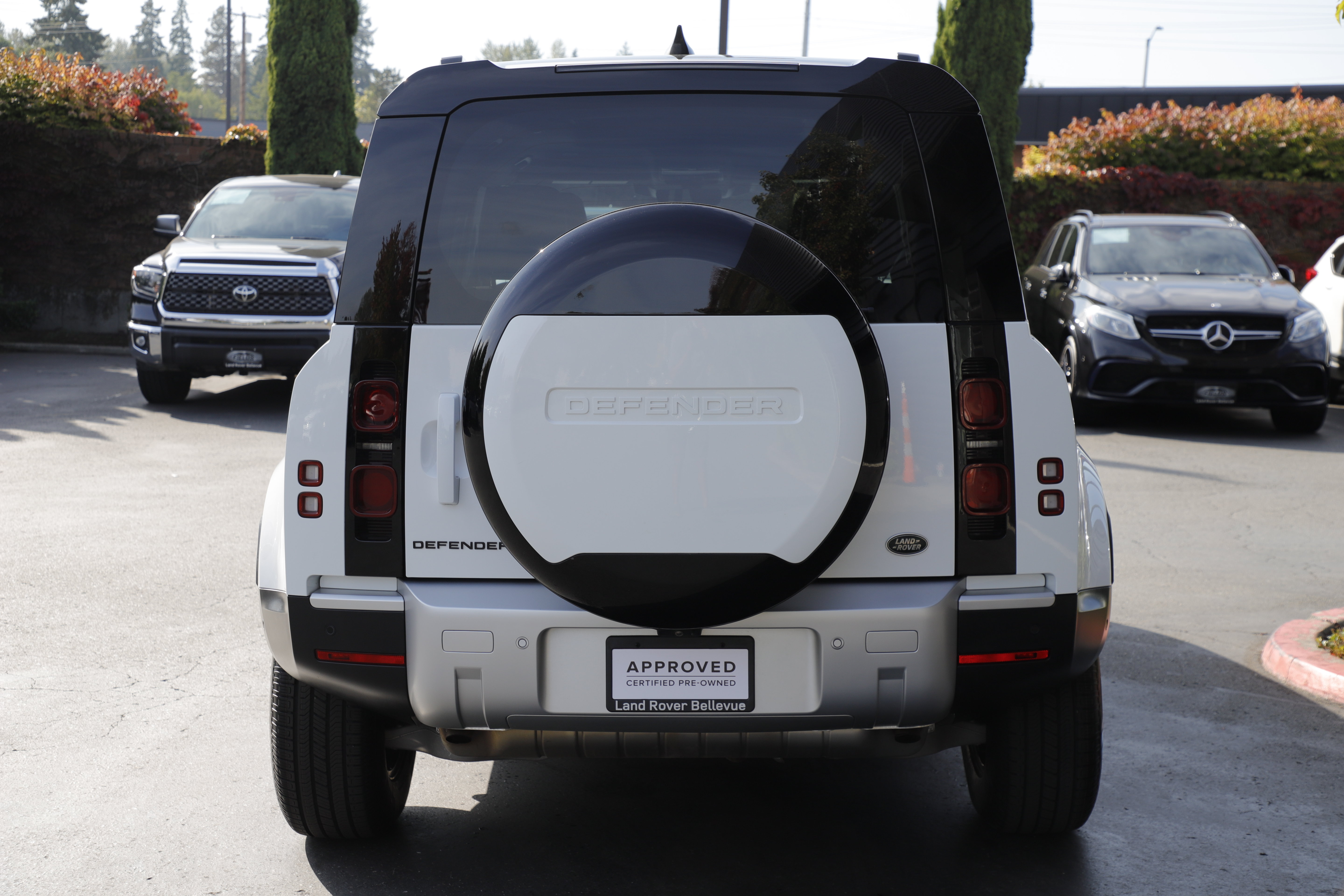 Certified 2023 Land Rover Defender 110 S AWD/4WD image 7