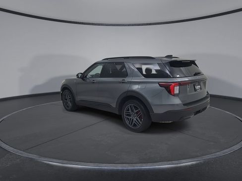 Used 2025 Ford Explorer ST-Line w/ ST-Line Street Pack AWD/4WD image 12