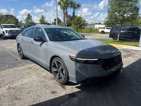 Used 2023 Honda Accord Sport image 2