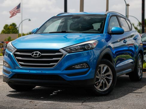 Used 2017 Hyundai Tucson SE w/ SE Popular Package 02 AWD/4WD image 1