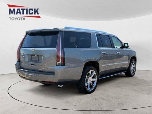 Used 2017 Cadillac Escalade ESV Luxury AWD/4WD image 8