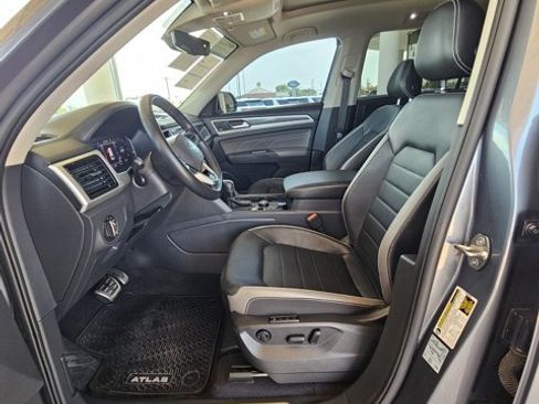 Used 2021 Volkswagen Atlas SEL Premium image 12