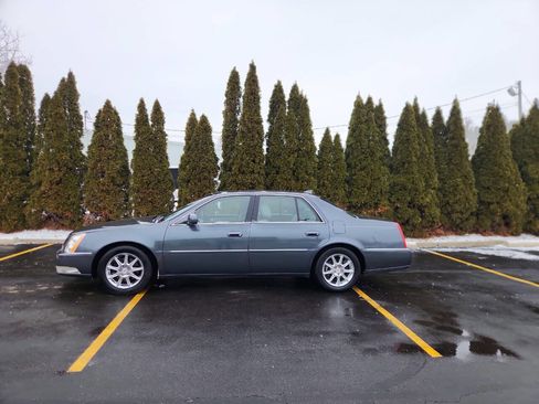 Used 2011 Cadillac DTS Luxury image 12