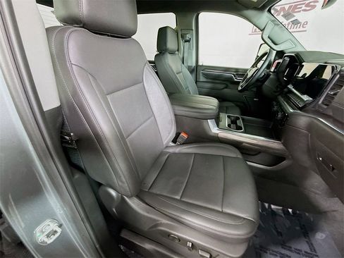 Used 2025 Chevrolet Silverado 2500 LTZ w/ LTZ Convenience Package image 29