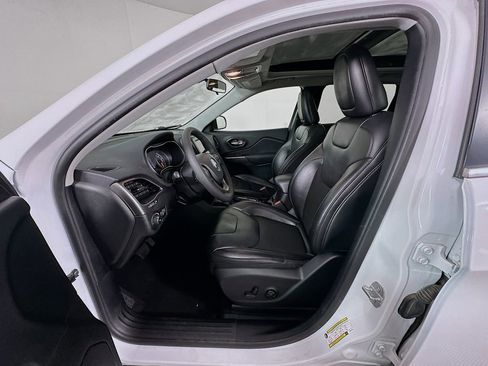 Used 2020 Jeep Cherokee Latitude Plus image 20