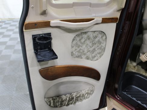 Used 2000 Ford E-150 and Econoline 150 image 19