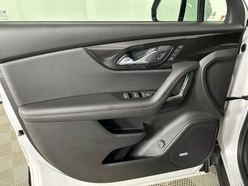 Used 2021 Chevrolet Blazer RS w/ Enhanced Convenience Package FWD image 11