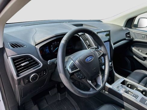 Used 2024 Ford Edge SEL w/ Convenience Package AWD/4WD image 9