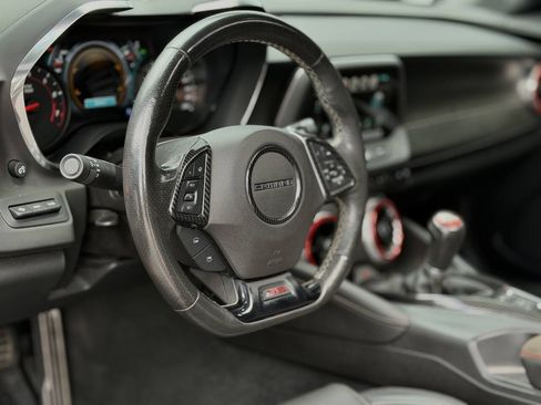 Used 2016 Chevrolet Camaro SS RWD image 14