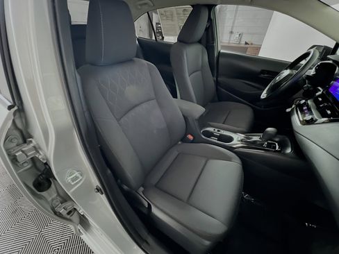 Used 2025 Toyota Corolla LE image 29