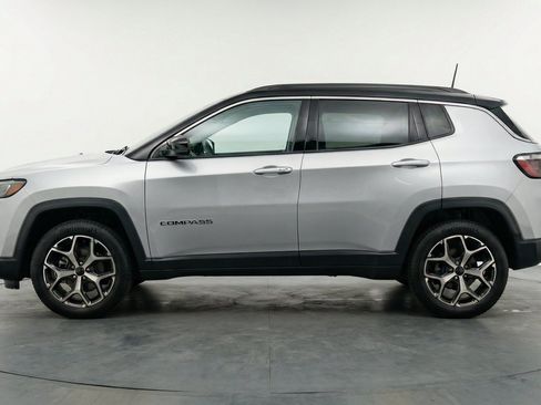 Used 2025 Jeep Compass Limited AWD/4WD image 5