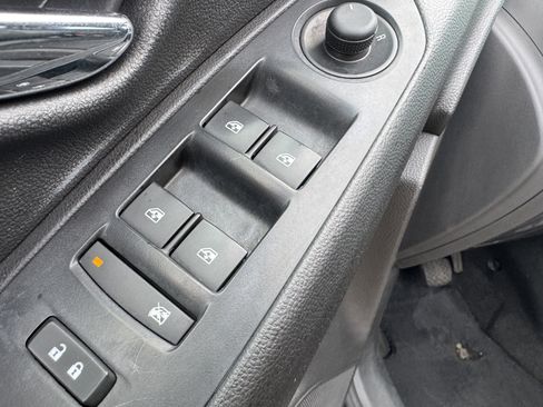 Used 2018 Chevrolet Trax LT w/ LT Convenience Package image 10