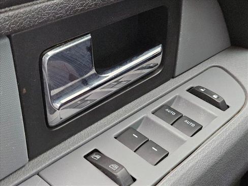 Used 2012 Ford F150 XLT w/ XLT Chrome Pkg image 14