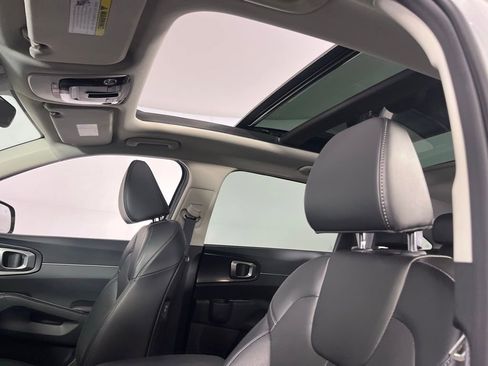 Used 2025 Kia Sorento S w/ Panoramic Sunroof Package image 23