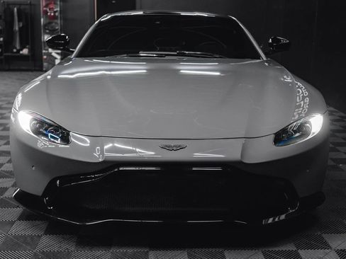 Used 2021 Aston Martin V8 Vantage Coupe image 26
